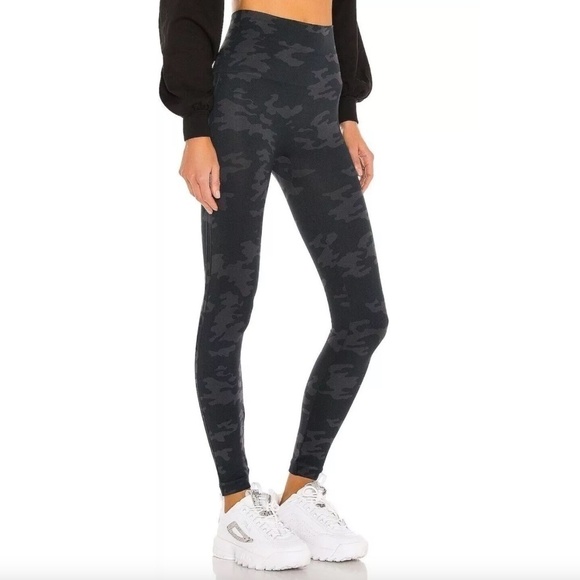 SPANX Camo Seamless Black Leggings - Picture 1 of 3